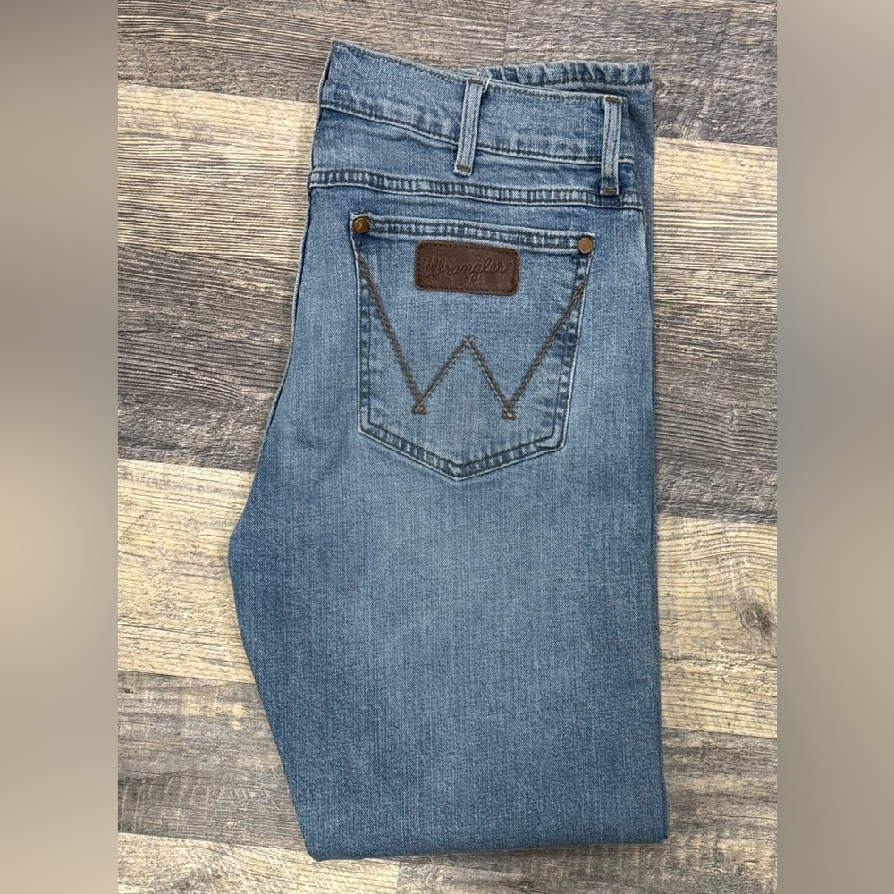 Wrangler Men’s Retro Slim Fit Straight Leg Jeans